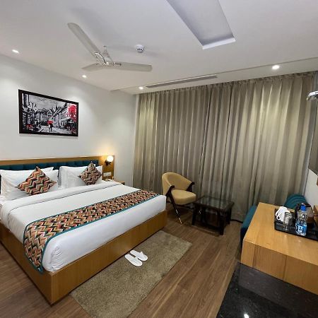 Hotel Classio Royale Amritsar Exterior photo